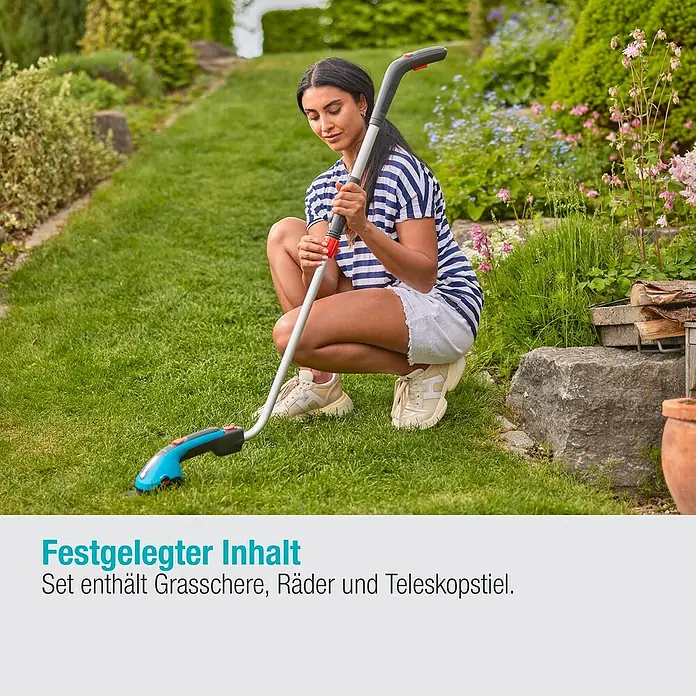 Gardena ClassicCut Akku-Gras- & Strauchschere Li Set - 3,6 V, Li-Ionen, 1 Akku, Schwertbreite: 8 cm - Frau benutzt eine Grasschere mit Teleskopstiel im Garten. Das Set enthält Grasschere, Räder und Teleskopstiel.