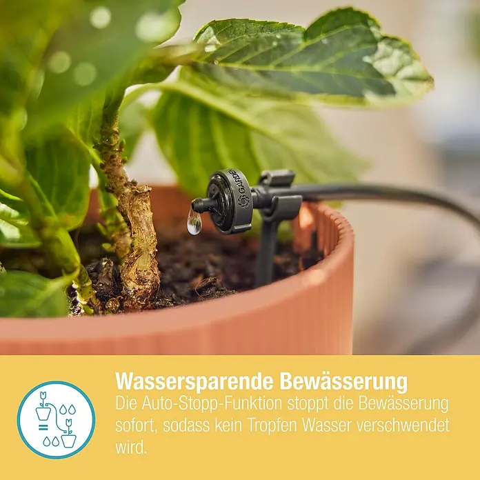 Gardena Micro-Drip Endtropfer druckregulierend - 10 Stk., Max. Wasserdurchfluss: 2 l/h - Detailaufnahme eines Bewässerungssystems von Gardena in einem Blumentopf, das Wasser spart und eine automatische Stoppfunktion besitzt.