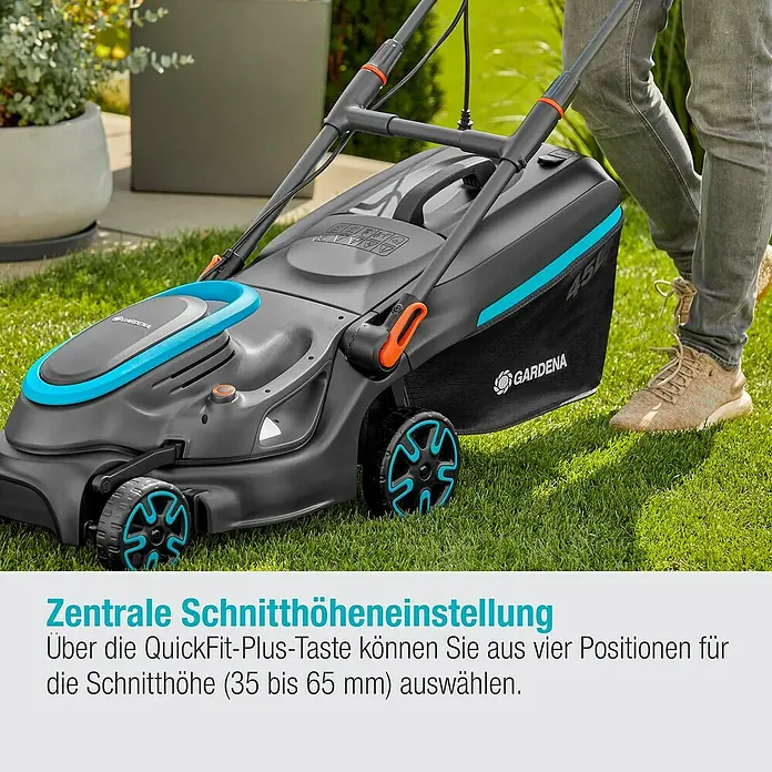 Gardena Elektro-Rasenmäher PowerMax 1800/37 G2 - 1.800 W, Schnittbreite: 37 cm - Das Bild zeigt einen Gardena Rasenmäher 450 mit zentraler Schnitthöheneinstellung für einen gepflegten Rasenschnitt.
