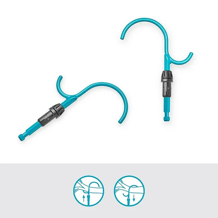 Gardena Combisystem Haken - Länge: 25,8 cm - Zwei blaue Bewässerungshilfen zum Einhängen mit schwarzem Verbindungsstück für eine komfortable Gartenbewässerung.