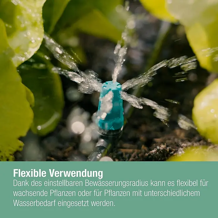 Gardena Micro-Drip Kleinflächendüse - 3/16" x 4,6 mm, 10 Stk. - Nahaufnahme eines blauen Bewässerungssprinklers, der Pflanzen bewässert.