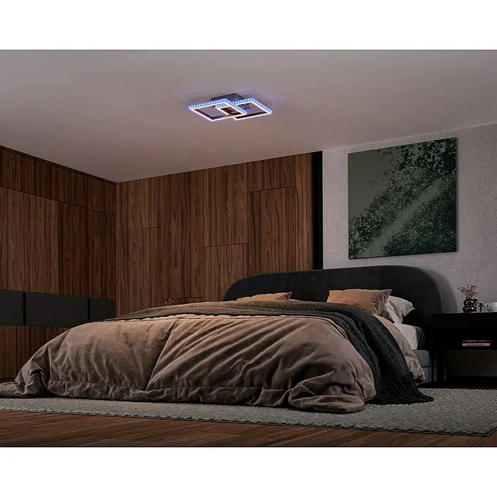 Just Light Felix LED-Deckenleuchte - 30 W, L x B x H: 44,5 x 44,5 x 6,4 cm, Stahl, RGBW - Moderne LED-Deckenleuchte mit zwei Quadraten und blauer Akzentbeleuchtung über einem eleganten Schlafzimmer.