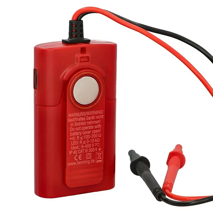 Benning Leitungsprüfer & Durchgangsprüfer Dutest Pro - 6 V - 400 V - Rotes Prüfgerät mit Messleitungen, Aufschrift mit Warnhinweisen und technischen Daten für sichere elektrische Tests.