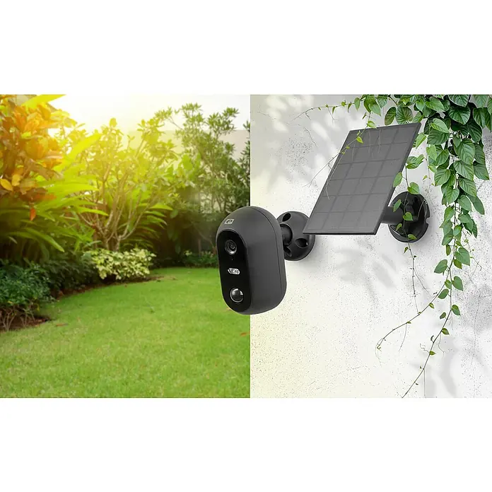 Garza Smart Home Cámara de vigilancia solar Dalia 200 - Negro, Ángulo de detección: 140 ° - La imagen muestra una cámara de seguridad inalámbrica con un panel solar montado en una pared exterior.