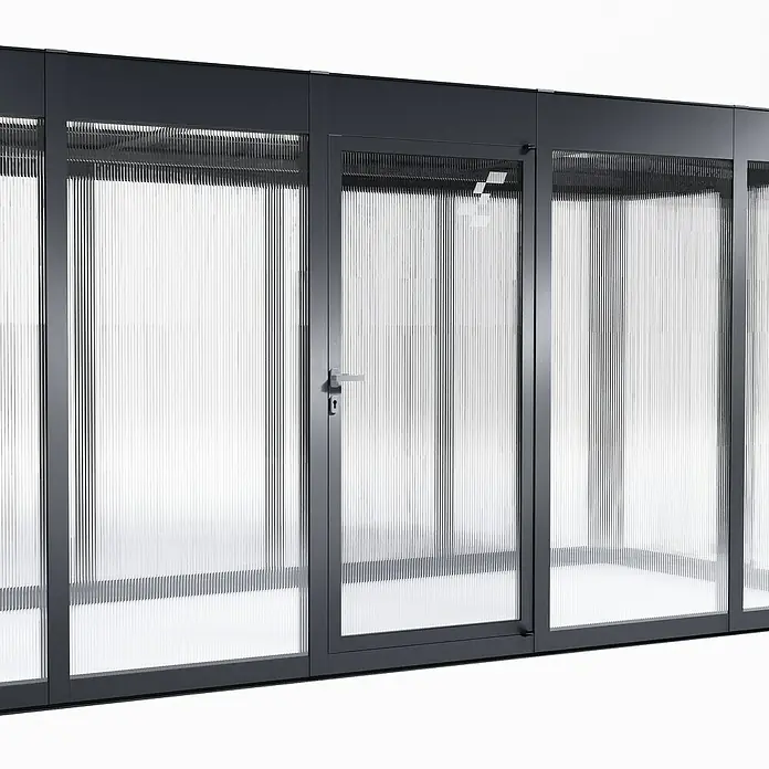 SunElements Gewächshaus-Tür - Passend für: Sun Garden Gewächshäuser Select in Anthrazit-Metallic, Anthrazit-Metallic - Nahaufnahme einer modernen grauen Glastür mit geriffelten Glaspaneelen, die ein stilvolles und minimalistisches Design zeigen.