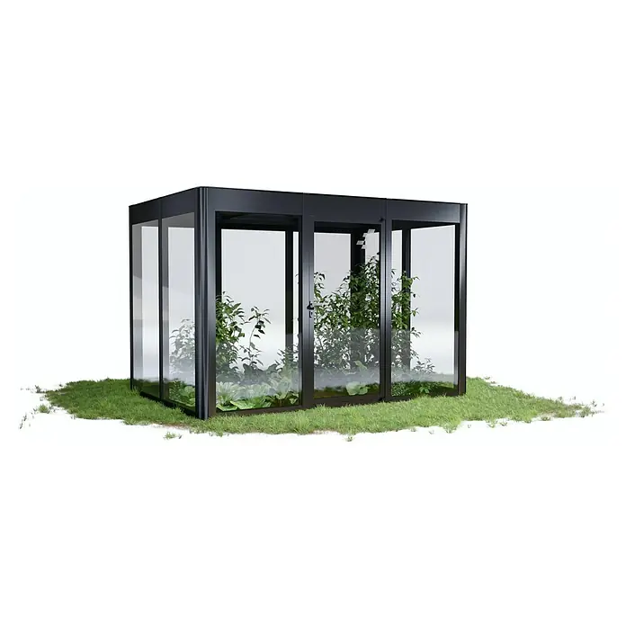 SunElements Gewächshaus SunGarden Infinity 3.2 - Außenmaß inkl. Dachüberstand (B x T): 338 x 233 cm, Material Seitenwand: Kunststoff, 6 mm, Anthrazit-Metallic - Das Bild zeigt ein modernes Gewächshaus mit Glaswänden und Pflanzen darin. Es ist auf einer grünen Rasenfläche platziert.