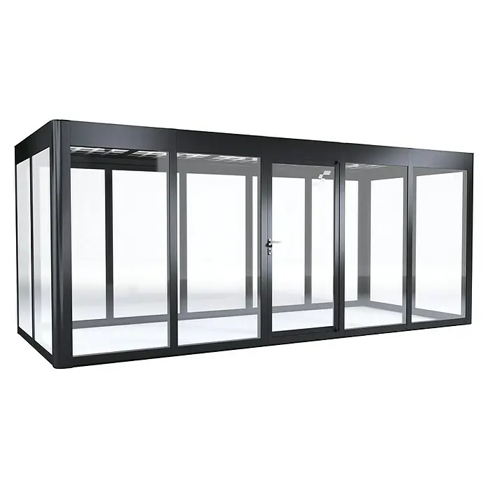 SunElements Gewächshaus SunGarden Energy 5.2 - Außenmaß inkl. Dachüberstand (B x T): 548 x 233 cm, Anthrazit-Metallic, Materialspezifizierung Dach: Acrylglas mit Photovoltaikmodulen - Ein elegantes, modernes Gartenhaus mit schwarzen Rahmen und großen Glasflächen, das viel Tageslicht hereinlässt und einen stilvollen Außenbereich schafft.