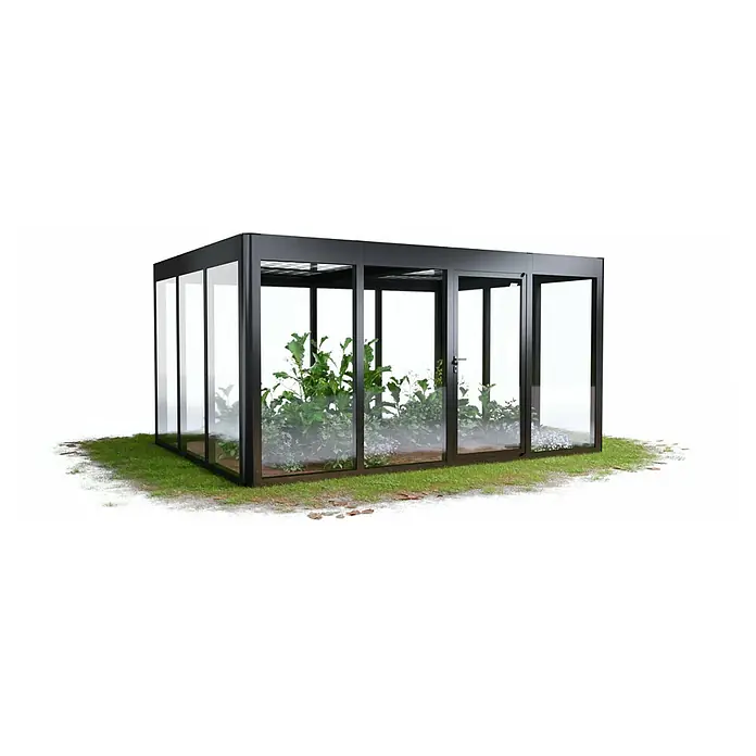 SunElements Gewächshaus SunGarden Energy 4.3 - Außenmaß inkl. Dachüberstand (B x T): 443 x 338 cm, Anthrazit-Metallic, Materialspezifizierung Dach: Acrylglas mit Photovoltaikmodulen - Modernes Gewächshaus mit Pflanzen darin, das eine optimale Umgebung für das Pflanzenwachstum bietet und stilvoll aussieht.