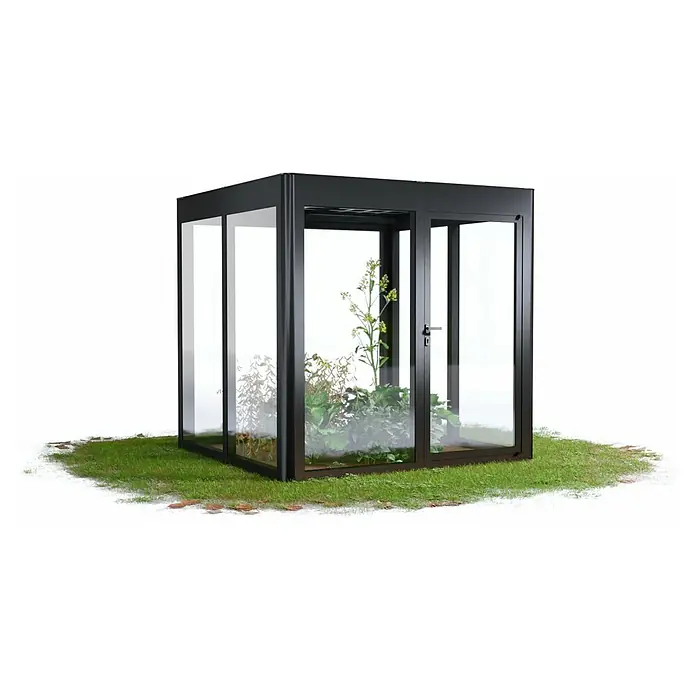 SunElements Gewächshaus SunGarden Energy 2.2 - Außenmaß inkl. Dachüberstand (B x T): 233 x 233 cm, Anthrazit-Metallic, Materialspezifizierung Dach: Acrylglas mit Photovoltaikmodulen - Das Bild zeigt ein elegantes, schwarzes Gewächshaus mit Pflanzen darin, das auf einem grünen Rasen steht. Das Gewächshaus bietet eine ideale Umgebung.