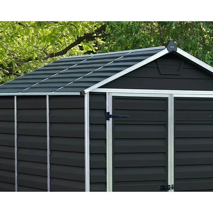 Palram – Canopia Caseta de jardín Skylight - Medidas ext. (An x Pr): 185 x 229 cm, Plástico, Antracita - Primer plano de un cobertizo de jardín moderno con techo a dos aguas y doble puerta, ideal para almacenamiento exterior.