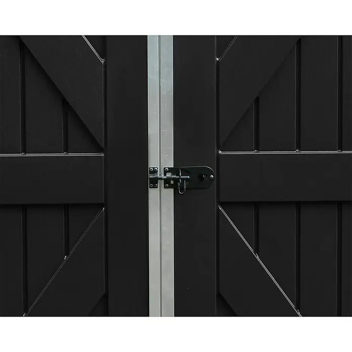 Palram – Canopia Caseta de jardín Skylight - Medidas ext. (An x Pr): 185 x 229 cm, Plástico, Antracita/gris - Primer plano de una puerta de granero negra con un pestillo en el centro, que brinda seguridad y encanto rústico.