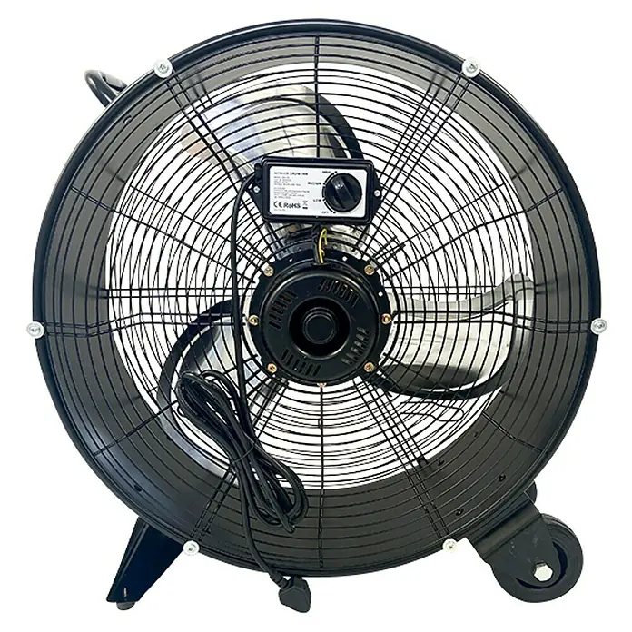 Fulmo Ventilador de suelo Bora - 120 W, Negro, 55 cm - Imagen de un ventilador industrial negro con tres aspas y una robusta carcasa metálica, ideal para la ventilación en grandes espacios.