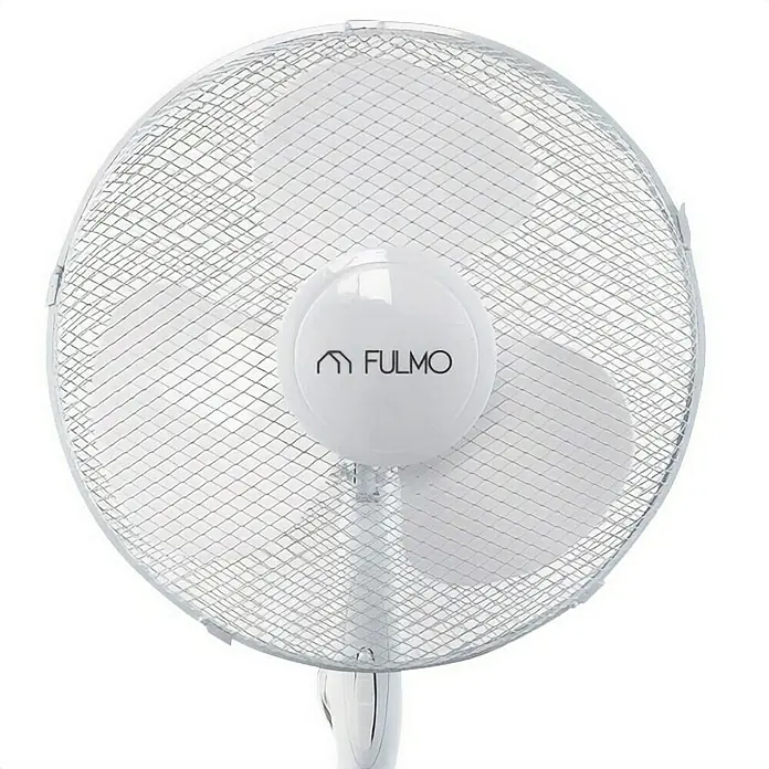 Fulmo Ventilador de pie Cierzo - Blanco, 43 cm, 120 cm - Un ventilador de pie Fulmo blanco y moderno con una robusta rejilla de seguridad metálica para protección y flujo de aire óptimo.