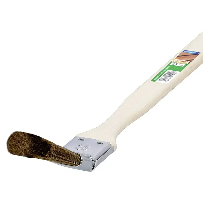 swingcolor Premium Heizkörperpinsel Lasur - Breite Borsten: 35 mm, Hollestermischung, Naturholz - Detailaufnahme eines braunen Heizkörperpinsels mit hellem Holzgriff und silberner Fassung vor schwarzem Hintergrund.
