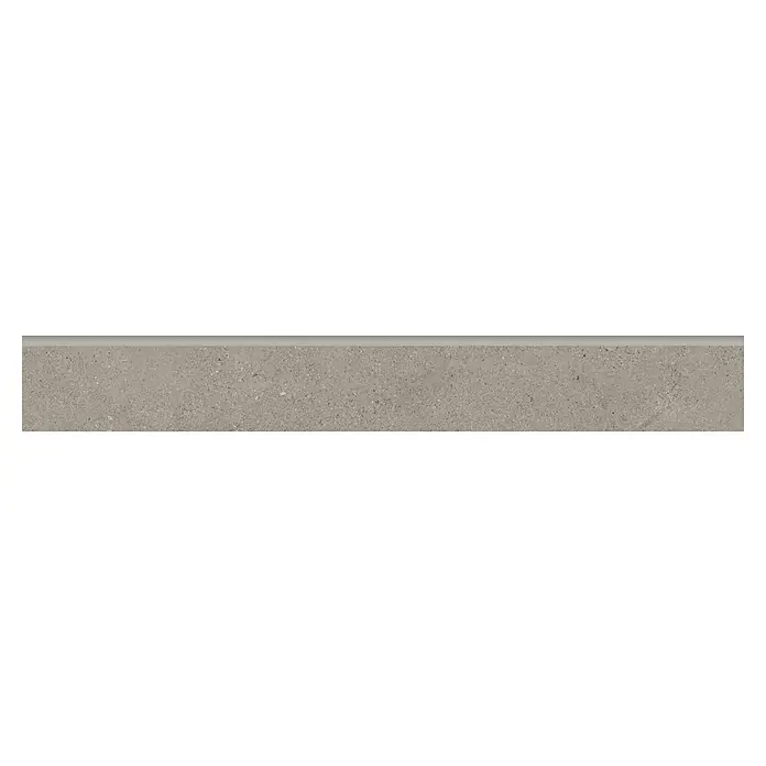 Sockelfliese Big Steel - 8 x 60 cm, Dunkelgrau, Matt - Nahaufnahme einer braunen Betonplatte mit leicht rauer Textur, ideal für Bauprojekte und Landschaftsgestaltung.