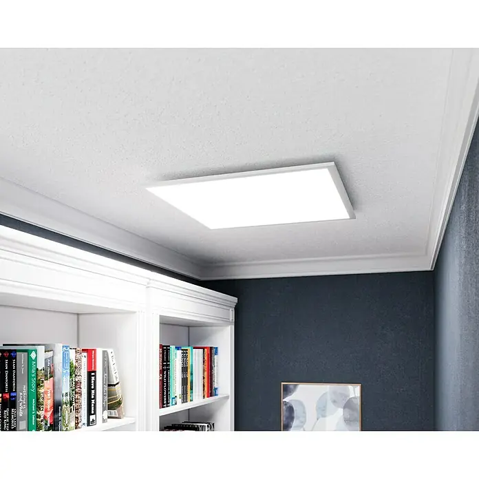 Tween Light LED-Panel RC-CCT-DIM - 36 W, L x B x H: 60 x 60 x 5 cm, Weiß, Mehrfarbig - Eine Deckenleuchte mit schlankem Design, eingebaut in eine weiße Decke, die eine helle und moderne Beleuchtung für den Raum bietet.