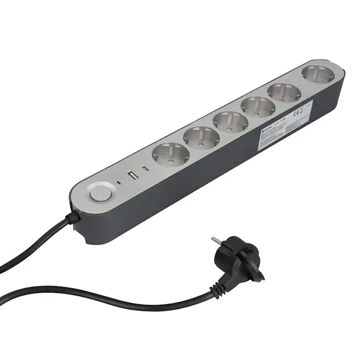 UniTEC Steckdosenleiste Greenline - 6-fach, Silber/Anthrazit, Kabellänge: 1,8 m, Mit Schalter - Eine graue Mehrfachsteckdose mit sechs Steckplätzen, zwei USB-Anschlüssen und einem schwarzen Stromkabel mit Stecker.