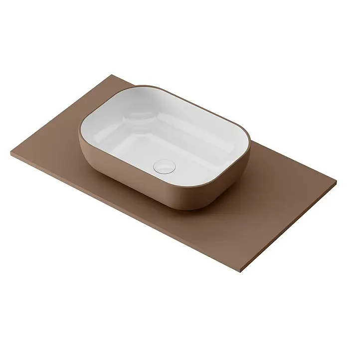 Lavabo y encimera Stadium Bicolor - 46 x 81 cm, Cacao/Blanco - Lavabo rectangular sobre encimera en marrón y blanco, montado sobre una placa marrón. Diseño moderno para baños.