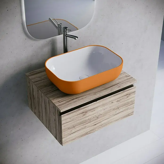 Lavabo de sobremesa Stadium Bicolor - 33 x 45,41 cm, Melocotón/Blanco - Elegante lavabo de baño con borde naranja y mueble de madera. El diseño moderno añade un toque de estilo a la estancia.