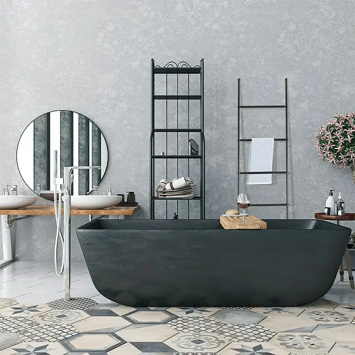 MSV Toallero de barra escalera Jayden - L x An x Al: 2 x 45 x 170 cm, Acero, Negro - Elegante baño con bañera negra exenta, bandeja de madera y elementos decorativos, creando un ambiente relajante tipo spa.