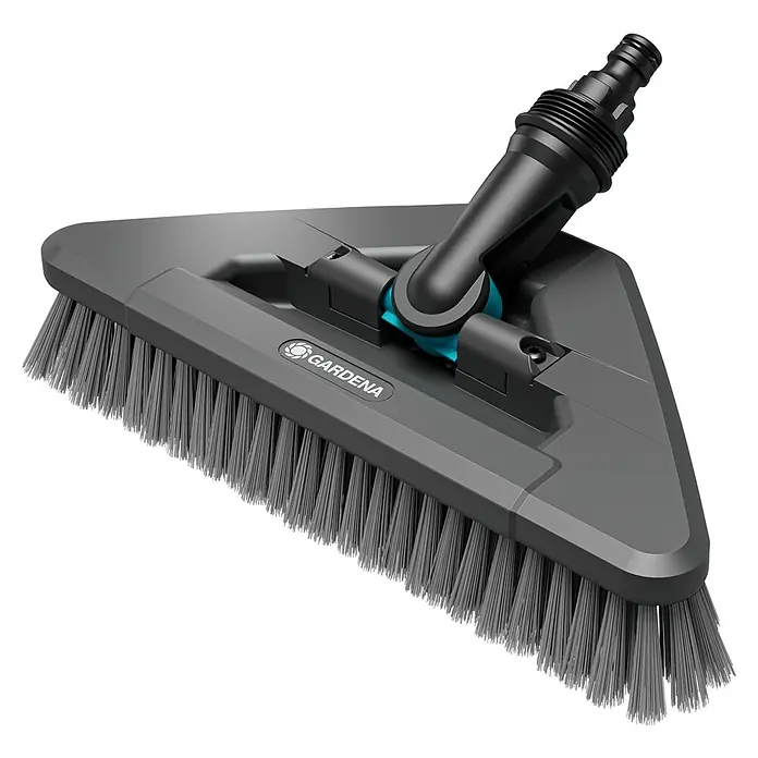 Gardena Gelenk-Schrubber Cleansystem - Abwinkelbares Gelenk - GARDENA Waschbürste Dreieckform mit Wasseranschluss für die Reinigung von schwer zugänglichen Flächen.