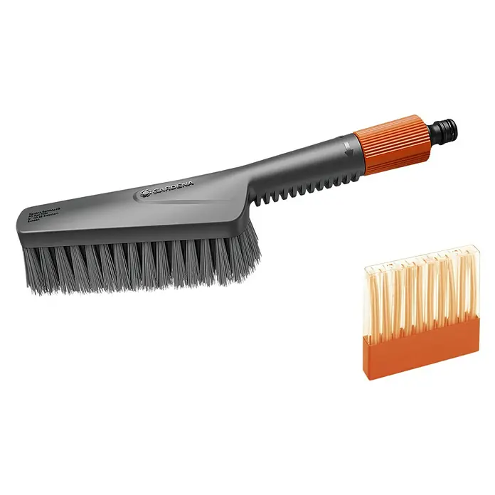 Gardena Waschbürsten-Set Cleansystem S Soft - Wasserführend - Gardena Waschbürste mit Zubehör, ideal für die Reinigung im Außenbereich. Praktisches Werkzeug für Gartenarbeiten.