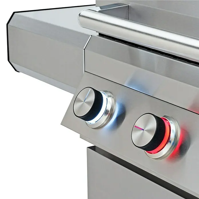 Grandstate Gasgrill Eagle 311 - Grillfläche (B x T): 60 x 45 cm, 10,5 kW, Anzahl Brenner: 3 Stk., Material Grillfläche: Edelstahl - Nahaufnahme eines Edelstahlgrills mit beleuchteten Drehknöpfen, die das moderne Design und die Benutzerfreundlichkeit hervorheben.