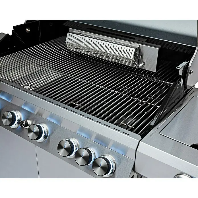 Grandstate Gasgrill Eagle 652 - Grillfläche (B x T): 90 x 45 cm, 24,2 kW, Anzahl Brenner: 6 Stk., Material Grillfläche: Edelstahl - Nahaufnahme eines modernen Edelstahl-Gasgrills mit Grillrosten und Bedienelementen.