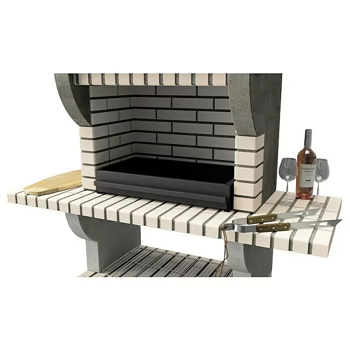 Movelar Bailen Holzkohlegrill - Grillfläche (B x T): 69,5 x 35 cm, Grau/Beige, B x T x H: 145 x 58 x 220 cm - Hellfarbener Ziegel- und Beton-Grill mit schwarzer Kohleschale, Holzschneidebrett, Wein und Grillzange.