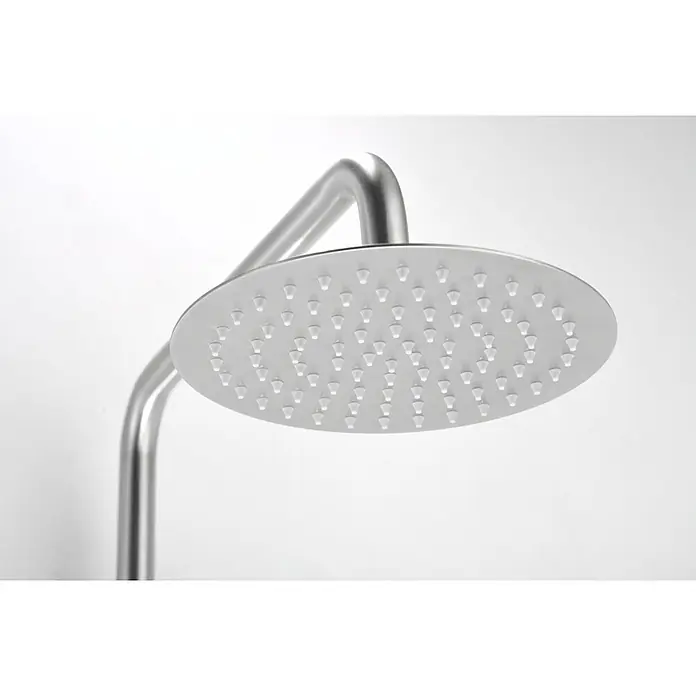 Imex Delos Sistema de ducha - Grifo monomando, Cromo - Primer plano de un moderno rociador de ducha redondo hecho de acero cepillado con pequeñas boquillas para una ducha relajante.