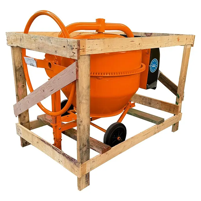 Altrad Hormigonera eléctrica eléctrica HBH-ABM-150M - L x An x Al: 123 x 73 x 129 cm, 140 l, 700 W - Una hormigonera naranja, embalada en una caja de madera, lista para el transporte. Ideal para proyectos de construcción.