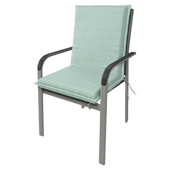 Doppler Sitzauflage Art - Niederlehner, L x B x H: 100 x 48 x 6 cm, Baumwoll-Polyester-Mischgewebe, Türkis - Ein grauer Gartenstuhl mit hellblauem Kissen bietet Komfort und Stil für den Außenbereich.