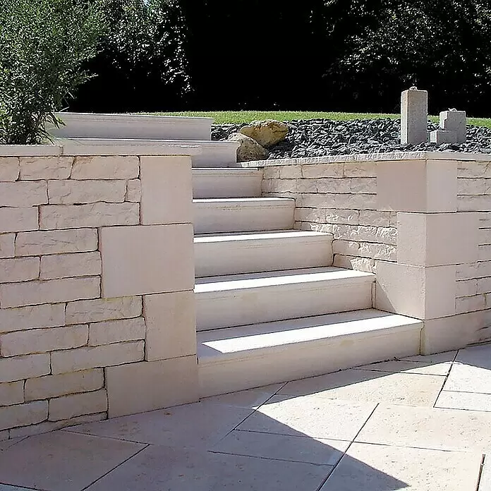 Fartools Lijadora multifunción eléctrica  REX 120C - 1.300 W, 1 Cepillo - Escaleras exteriores y muros de contención de bloques de piedra natural clara, creando una elegante transición de jardín.