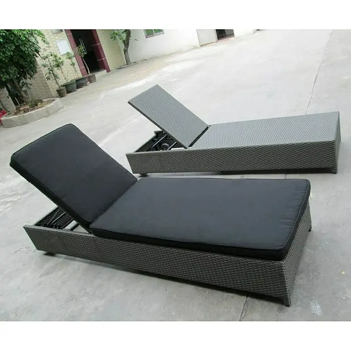 Sunfun Neila Tumbona de jardín - Antracita, Aluminio, Barra antivuelco, An x Pr x Al: 62 x 198 x 29 cm - Dos tumbonas de jardín grises de ratán con cojines negros, perfectas para relajarse al aire libre.