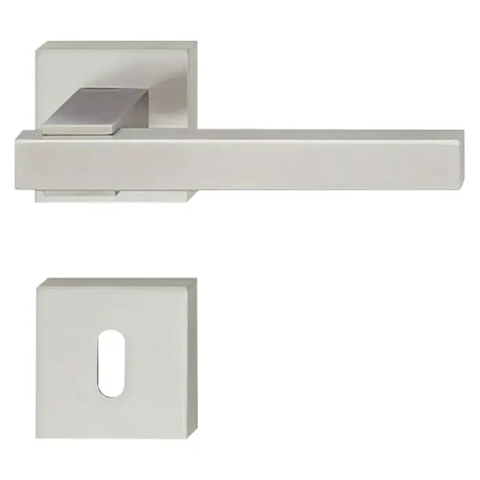 Häfele Zimmertürgarnitur Lola - B x H: 53,5 x 53,5 mm, Edelstahl - Nahaufnahme eines modernen, silberfarbenen Türgriffs mit Schlüsselrosette. Das Design ist schlicht und quadratisch.