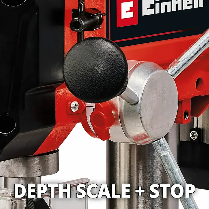 Einhell Tischbohrmaschine TC-BD 630/1 - 630 W, Leerlaufdrehzahl: 250 U/min - 2.400 U/min, Spannweite Bohrfutter: 1,5 mm - 16 mm - Detailaufnahme einer Einhell Tischbohrmaschine, hervorhebend Tiefenskala und Anschlag für präzise Bohrtiefen.