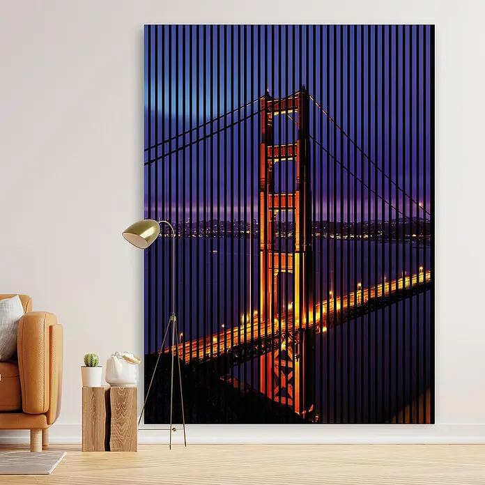 Profiles and more Akustikpaneel Golden Gate - 2.400 x 1.693 x 19 mm - Ein Kunstwerk der Golden Gate Bridge mit vertikalen Streifen. Perfekt als Wanddekoration für ein stilvolles Zuhause, ein echter Hingucker.