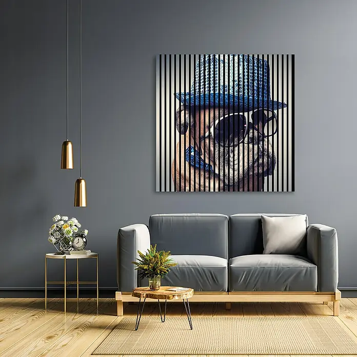 Profiles and more Akustikpaneel Discohund - 1.195 x 1.133 x 19 mm - Das auffällige Wandbild zeigt einen Hund mit Hut und Sonnenbrille, stilvoll in einem modernen Wohnzimmer präsentiert.