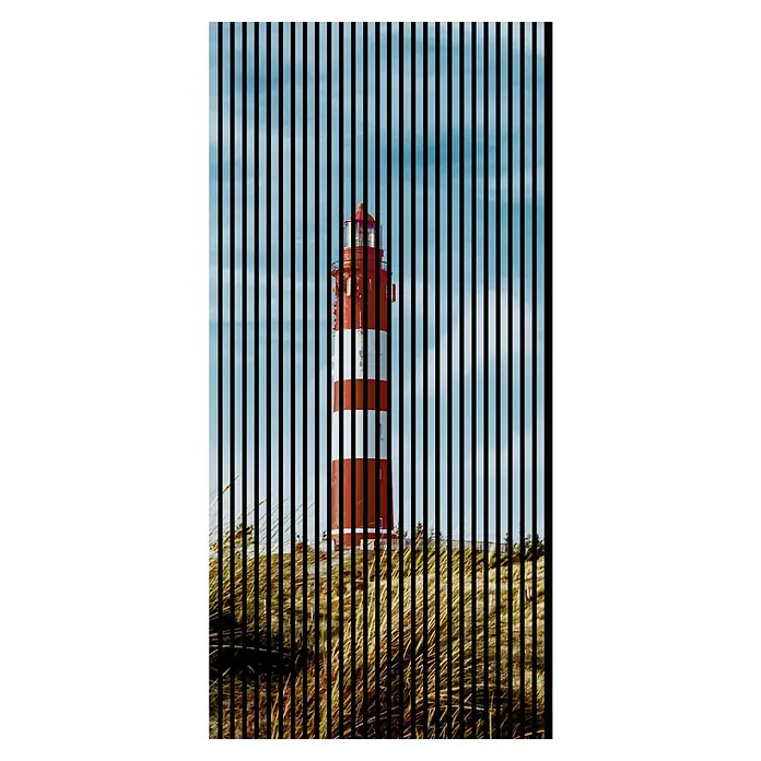 Profiles and more Akustikpaneel Leuchtturm - 2.400 x 1.133 x 19 mm - Leuchtturm mit roten und weißen Streifen, durch vertikale schwarze Linien verdeckt, vor blauem Himmel und Dünenlandschaft, erzeugt einzigartige visuelle Effekte.