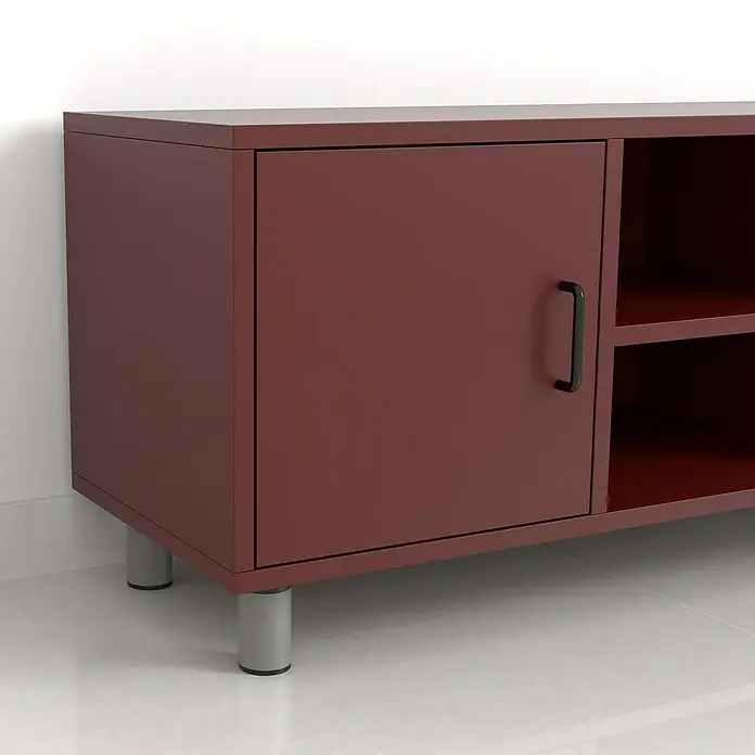 Rei Pata para muebles 973 - Aluminio, Aluminio, Ø x L: 5 x 10 cm - Esta imagen muestra un aparador color berenjena con una puerta y estantes abiertos, sobre patas grises. El aparador tiene un tirador negro.