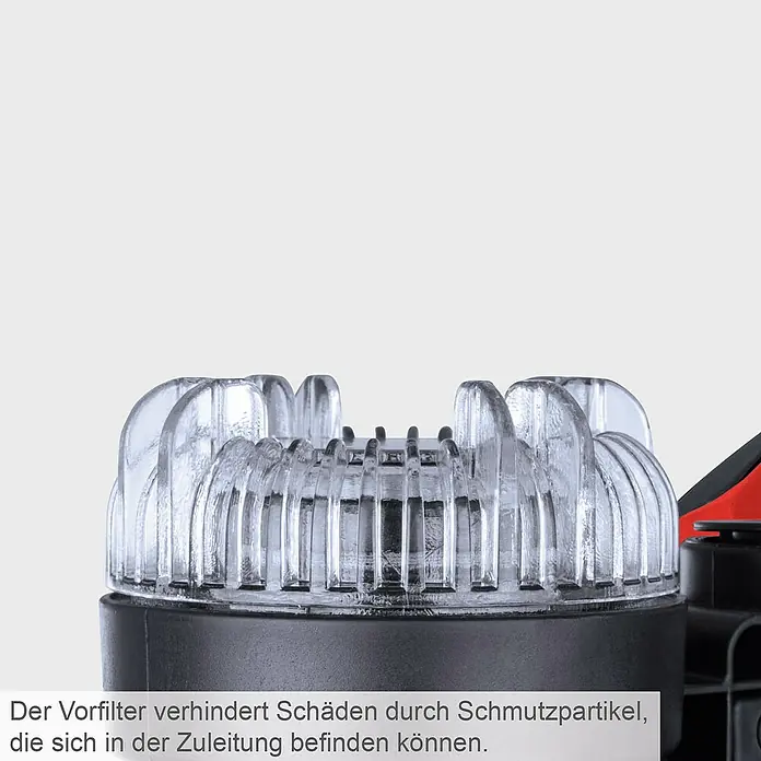 Scheppach Hauswasserwerk HWW1400 - 1.300 W, Max. Fördermenge: 6.000 l/h - Nahaufnahme des Vorfilters, der Schäden durch Schmutzpartikel in der Zuleitung verhindert.