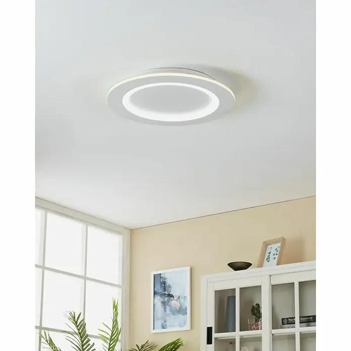Eglo LED-Deckenleuchte Padrogiano-Z - Durchmesser: 45 cm, 2.700 K - 6.500 K, Warmweiß, Dimmbar - Eine moderne, runde Deckenleuchte mit LED-Beleuchtung in einem hellen Raum. Das elegante Design sorgt für eine angenehme Atmosphäre.