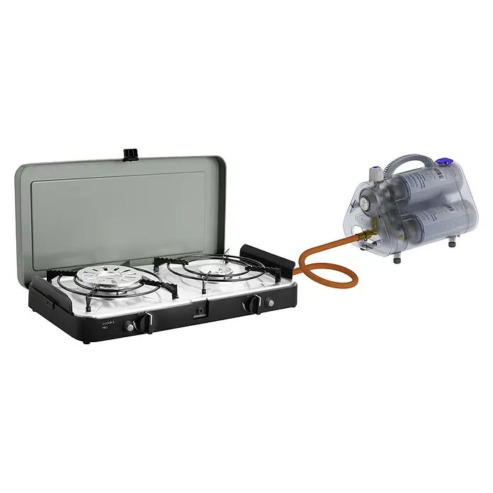Cadac Kartuschenhalter-Set - Passend für: 3 Bajonettkartuschen (227g) - Abbildung eines tragbaren Gaskochers mit zwei Brennern und einem transparenten Gaskanister, ideal für Camping und Outdoor-Aktivitäten.