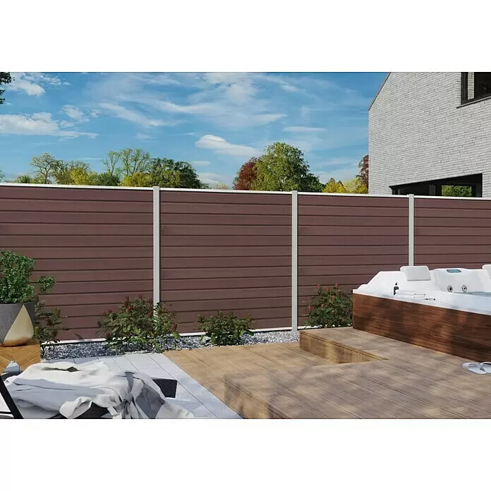 T & J Sichtschutzelement Wollbach - 175 x 180 cm, Mokka - Brauner Sichtschutzzaun mit silbernen Pfosten in modernem Gartenambiente, bietet Privatsphäre für Terrasse und Whirlpool.