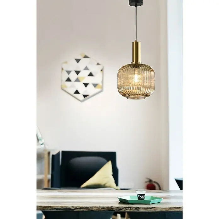 Lámpara colgante redonda - Ø x Al: 20 x 120 cm, Ámbar, E27 - Elegante lámpara colgante de vidrio ámbar con superficie acanalada y detalles dorados, que emite una luz cálida a la estancia.