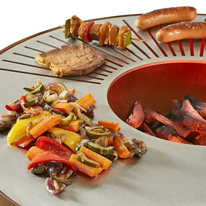 Kingstone Plancha-Grill - Ø x H: 80 x 98 cm, Rostbraun - Grillplatte mit Gemüse, Fleisch und Wurst. Vielseitige Zubereitungsmöglichkeiten für ein leckeres Essen im Freien.
