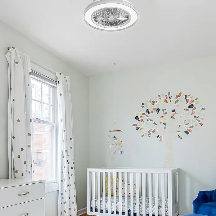 Sulion Ventilador de techo Robotto - Blanco, 48 cm, 20 W, Blanco cálido - Ventilador de techo con luz en una habitación infantil. El moderno ventilador proporciona aire fresco y luz brillante en la habitación.