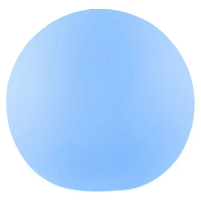 Starlux Bola solar Venus 30 - 0,5 W, 30 cm, RGB, 50 lm - Primer plano de un objeto circular de color azul pálido con bordes ligeramente difuminados sobre fondo negro.