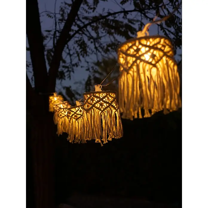 New Garden Solar-Lichterkette Mini Conta - Länge: 8 m, LED - Lichterkette mit dekorativen Makramee-Lampenschirmen, die ein warmes, einladendes Licht verbreiten und für eine gemütliche Atmosphäre im Außenbereich sorgen.