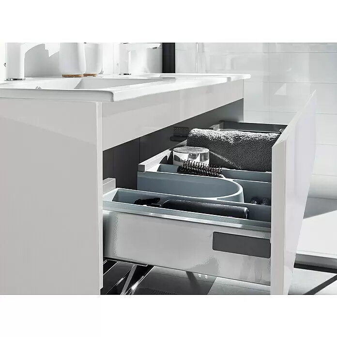 Camargue Espacio Waschtischunterschrank - 120 x 46 x 60 cm, 2 Schubkästen, Gama anthrazit glänzend - Geöffnete weiße Badezimmerschublade mit Inneneinteilungen für Handtuch, Bürste und Toilettenartikel.
